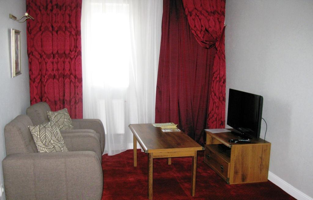Kera Hotel Nesterenki Стая снимка