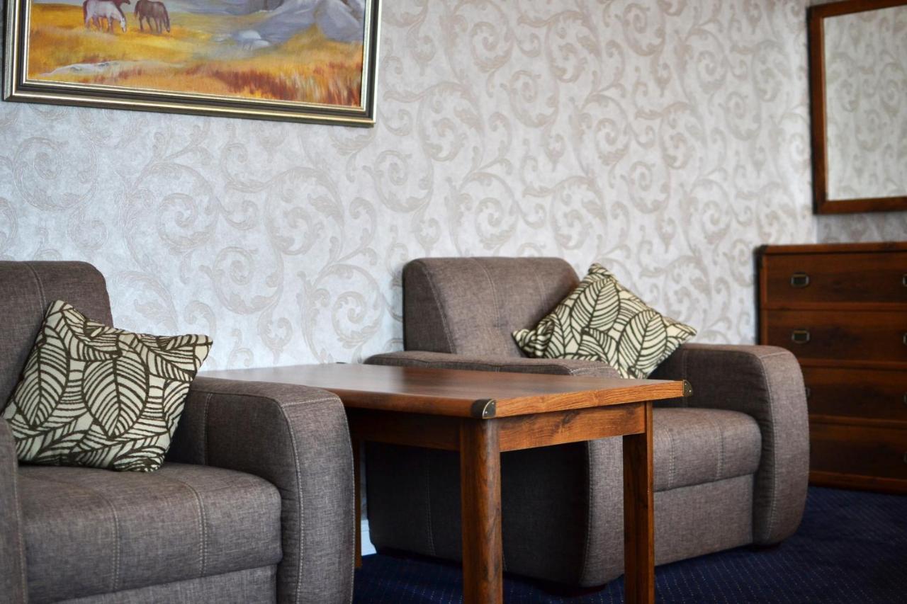 Kera Hotel Nesterenki Екстериор снимка